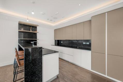 Carrara Tower, 
1 Bollinder Place, EC1V