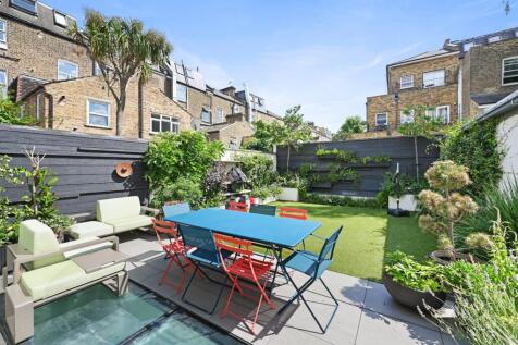 Cromwell Grove, London, W6