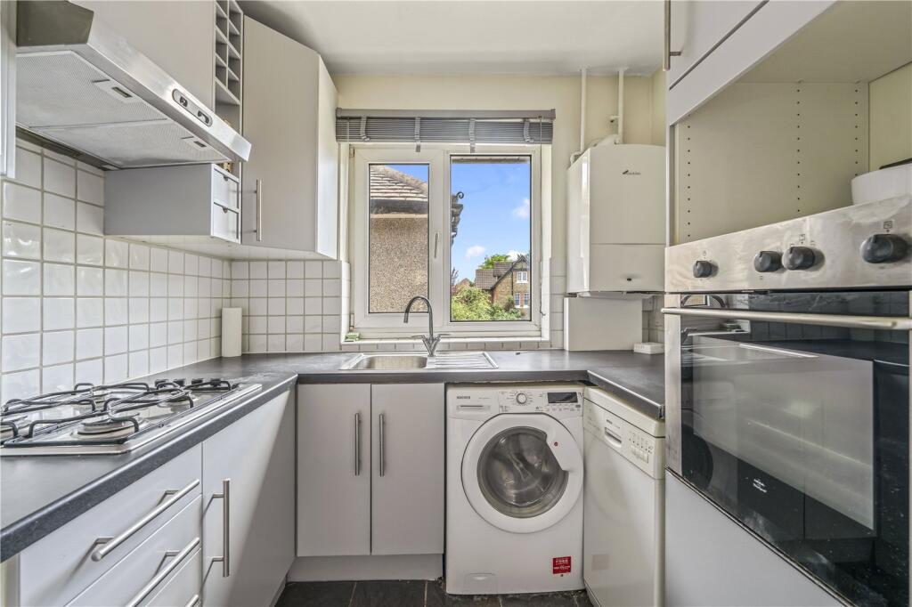 Greville Close, St Margarets