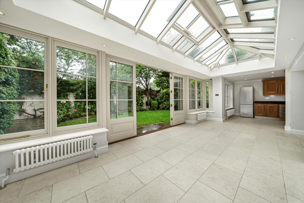 Bainbridge Close, Richmond TW10