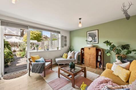 Bancroft Road, Walter Besant House, E1