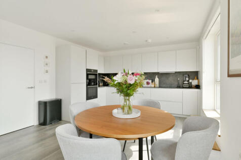 Pembrey Court, Acton, W3