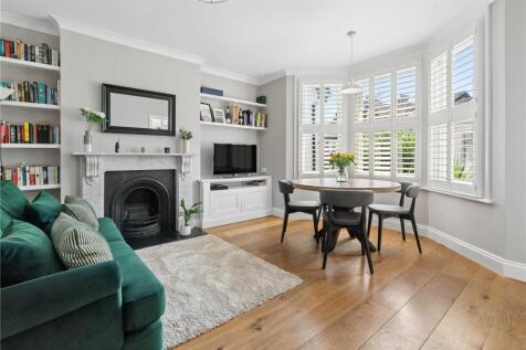 Larkfield Road, Richmond, Surrey, UK, TW9