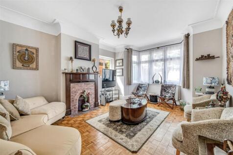 Evelyn Grove, W5