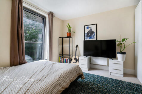 Axio Way, London