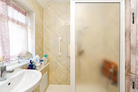 Barnfield Avenue, KINGSTON UPON THAMES, Surrey, KT2