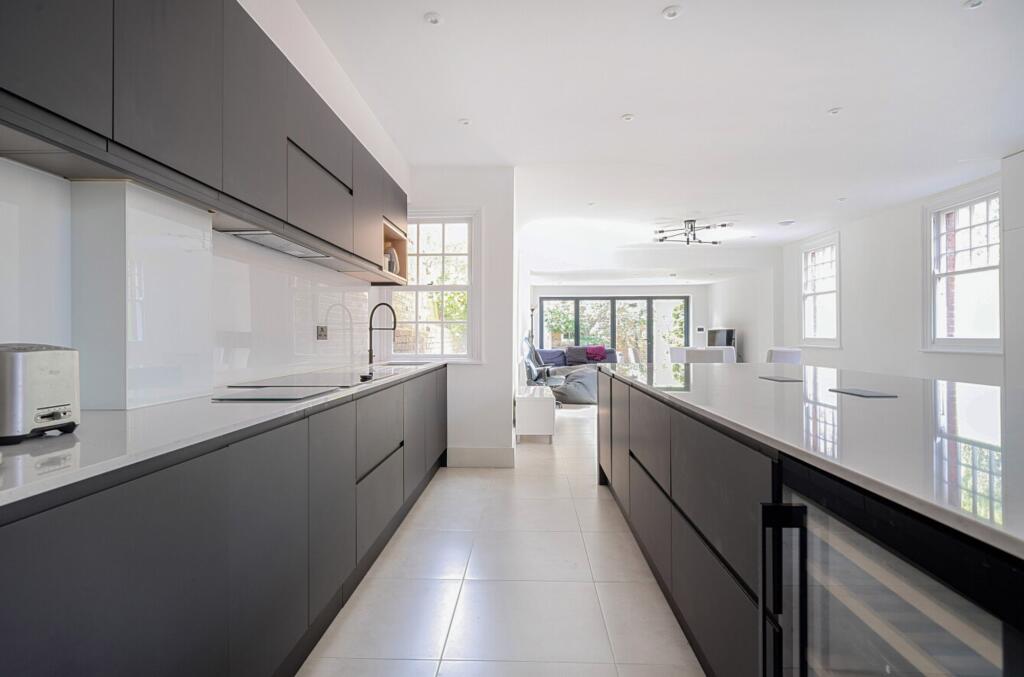 Knatchbull Road, London, SE5