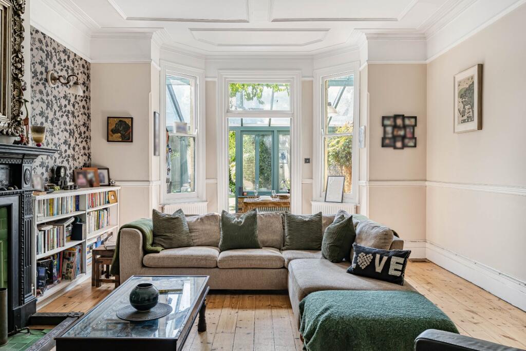 Birch Grove, London, W3