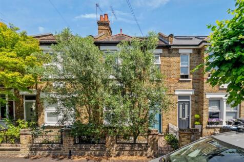 Vernon Avenue, Raynes Park