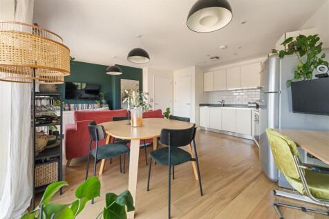Cresset Road, Homerton