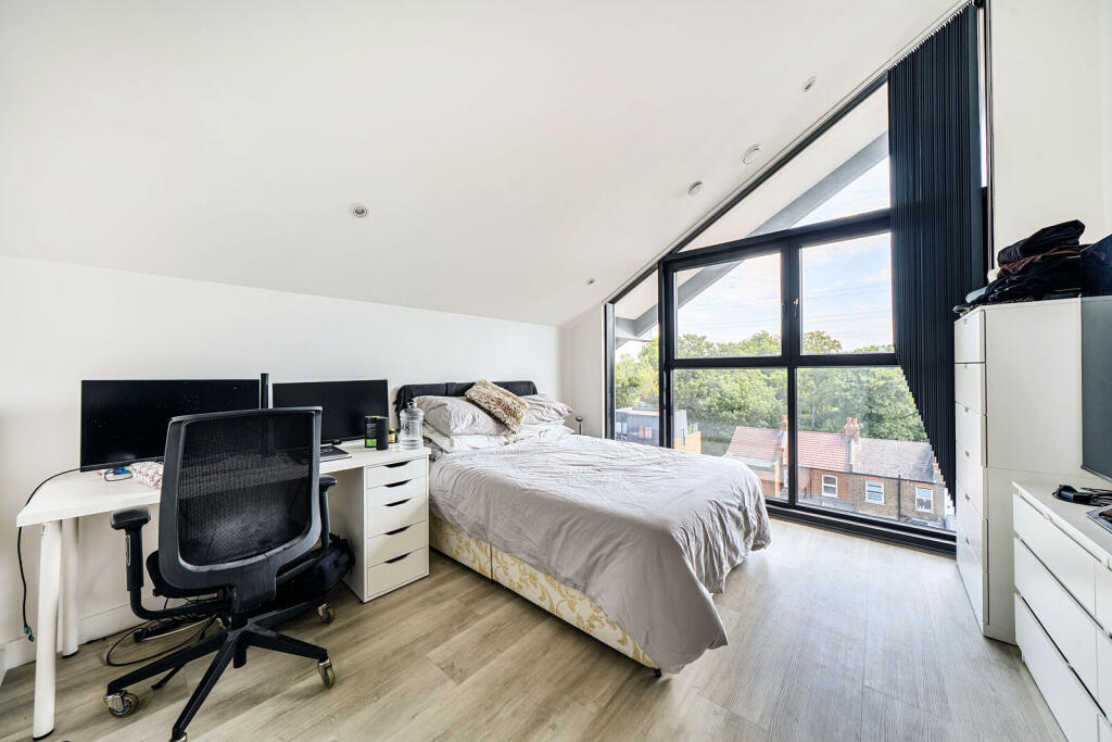 East Road, Colliers Wood, London, SW19