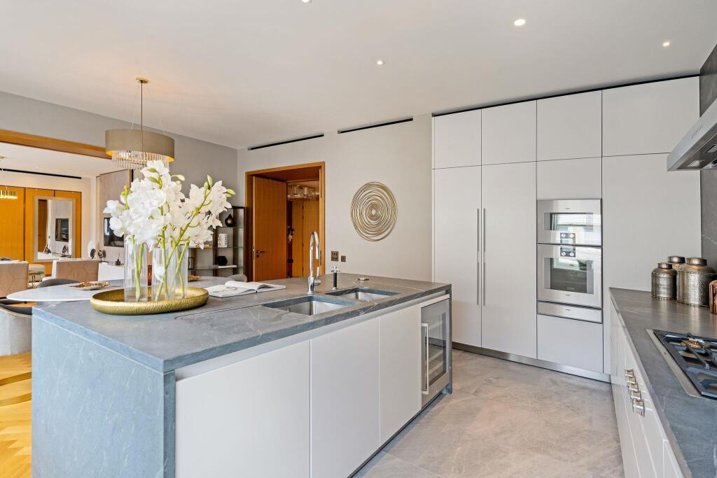 One Kensington Gardens, 81 26 De Vere Gardens, Kensington, London, W8 5AE