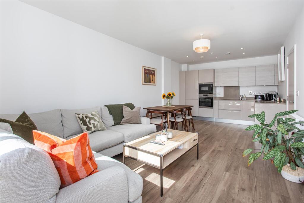 Bight Court, Mile End, E3