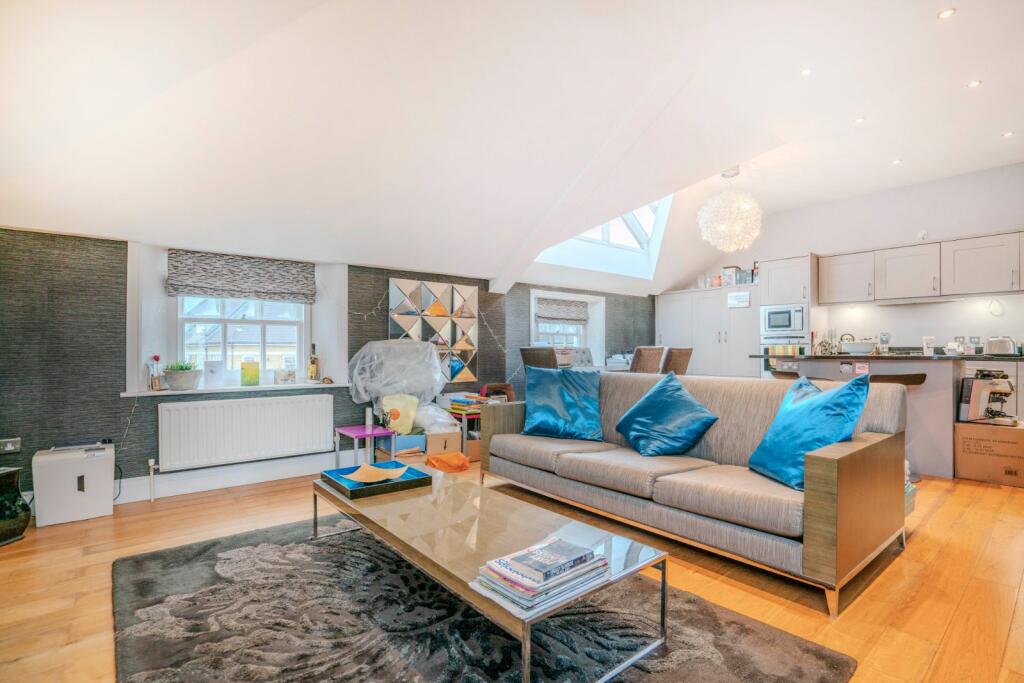 Admiralty Road, Teddington, TW11