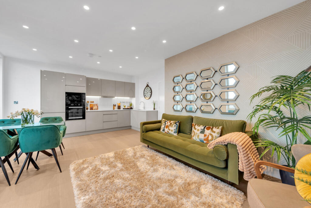 Flat 82 Bookbinder Point, Acton, W3