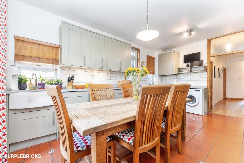 Oxford Gardens, London, W4