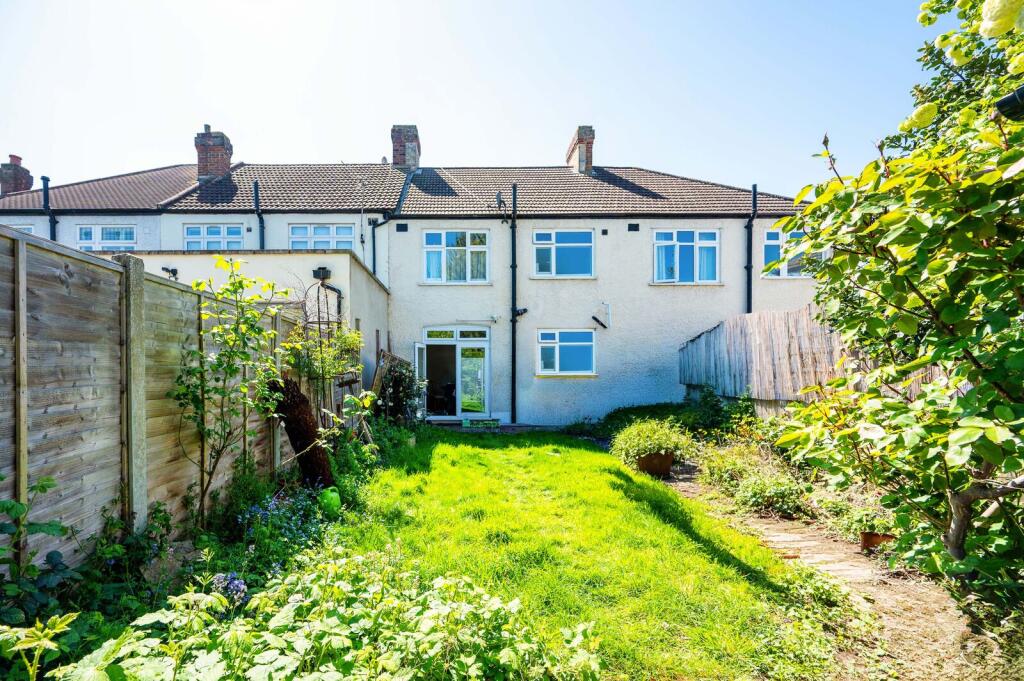 Westway, Raynes Park, London, SW20