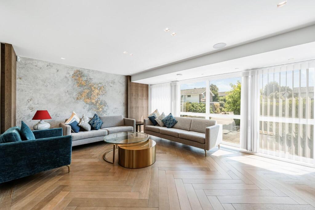 The Dene, W13