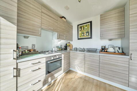 Hebrides Court, London, E1