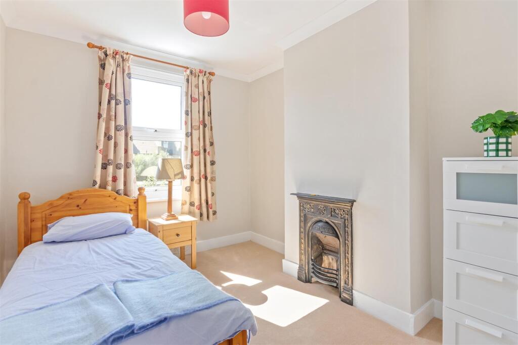 Dupont Road, Raynes Park