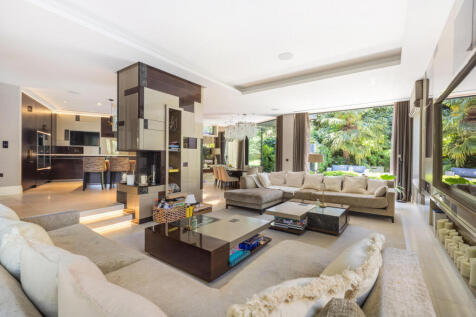 Mount Avenue, London, W5