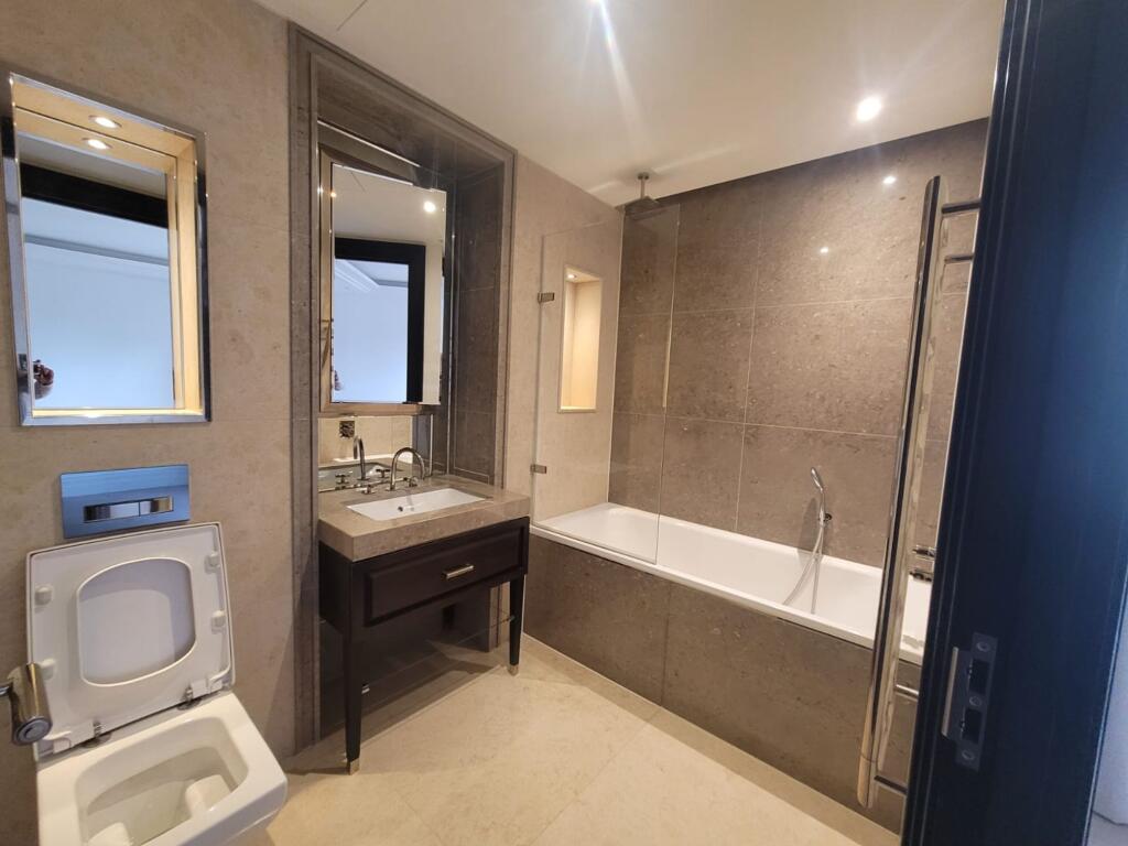 Strand, Gladstone House, WC2R