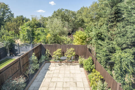 Strawberry Hill Close, Twickenham, TW1