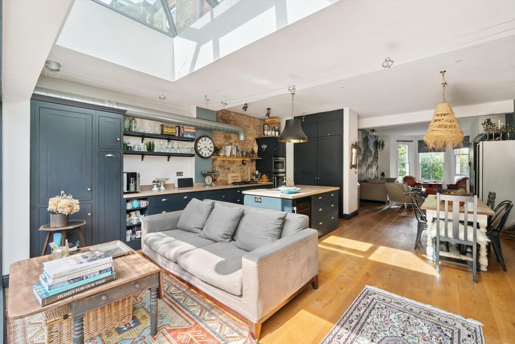 Melrose Avenue, London SW19