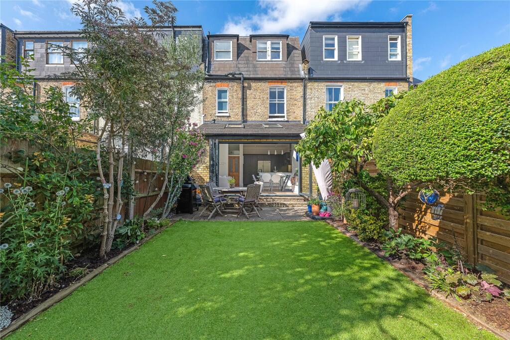 Melrose Avenue, Southfields, London, SW19
