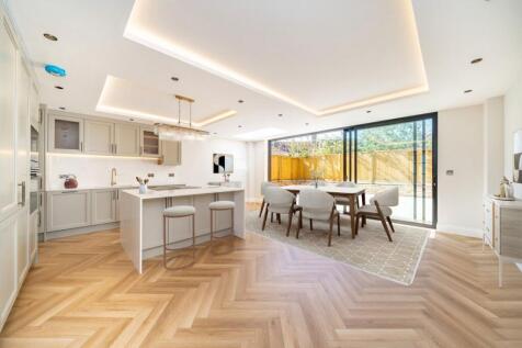 Winston Close, Raynes Park