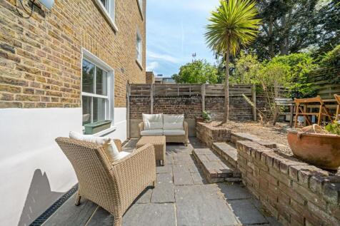 Chiswick High Road, Gunnersbury, Chiswick, W4