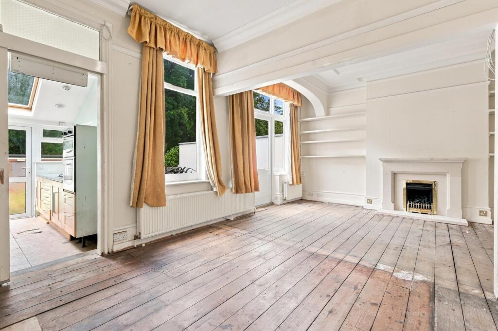 Woodlands Avenue, Aldersbrook
