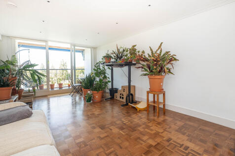 Albany Park Road, Kingston Upon Thames, KT2