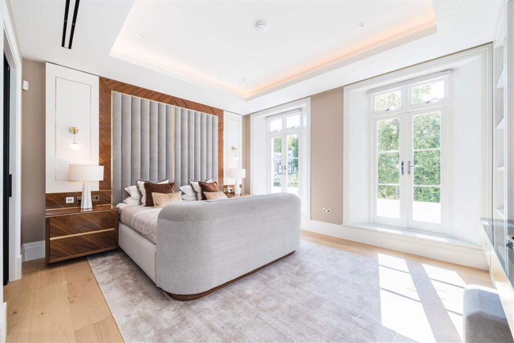 Priory Walk, London