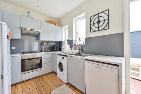 Clifton Park Avenue, London, SW20