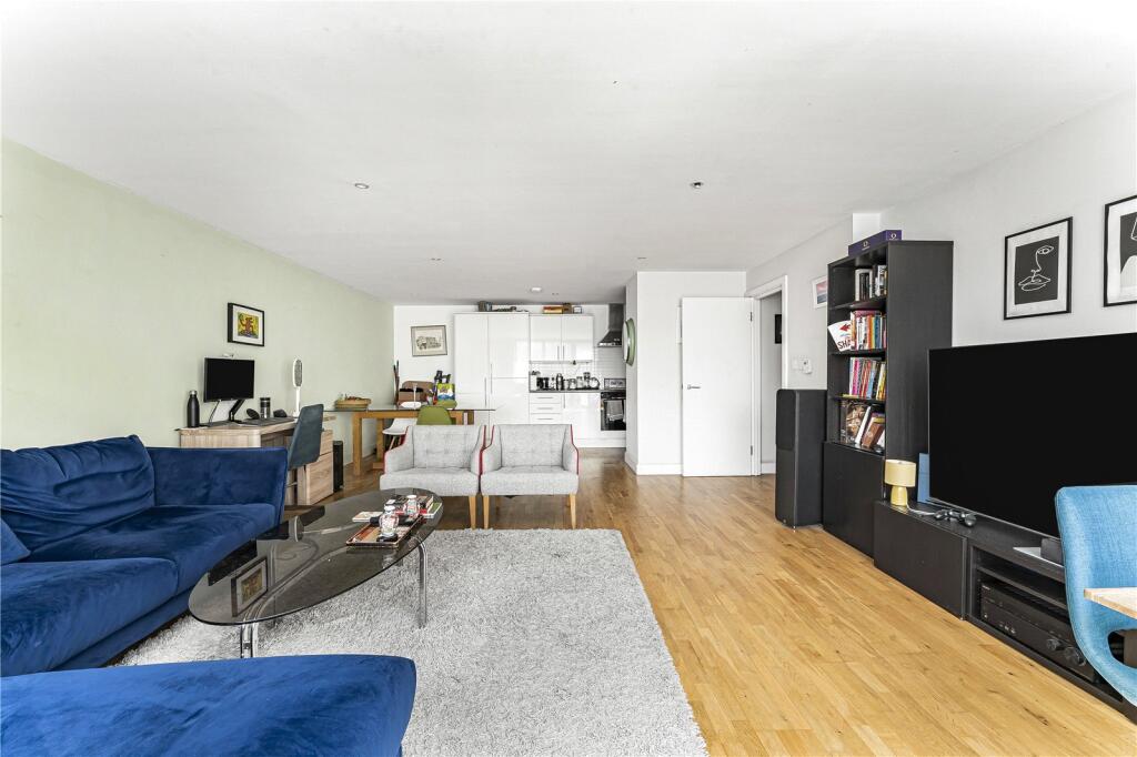 Shacklewell Lane, London, E8