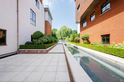 The Bishops Avenue, London, London, N2