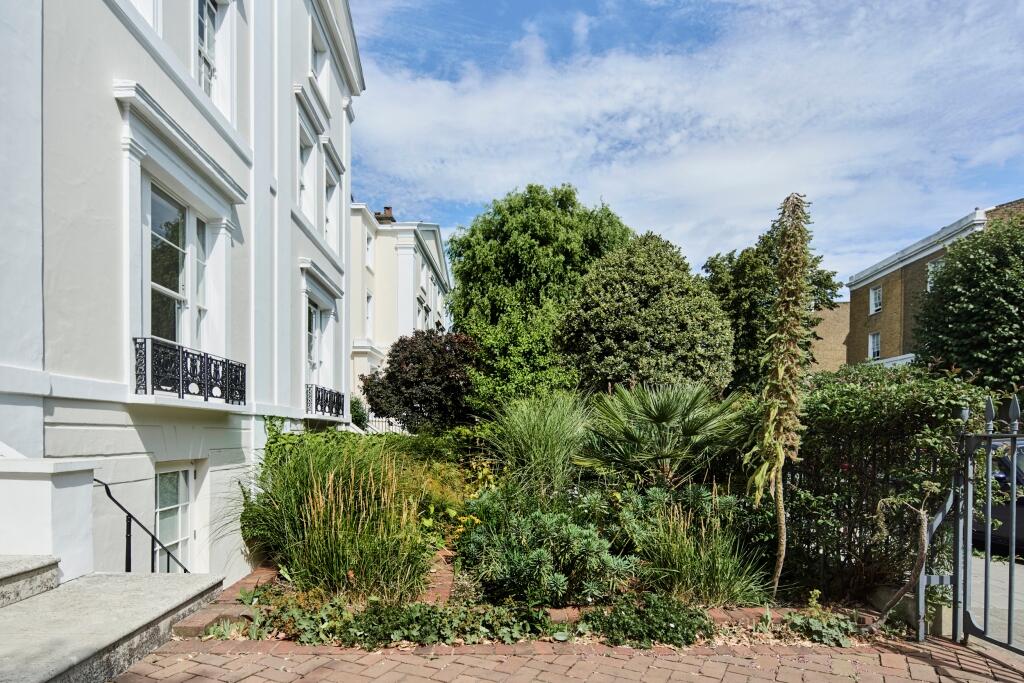 Stockwell Park Crescent, London