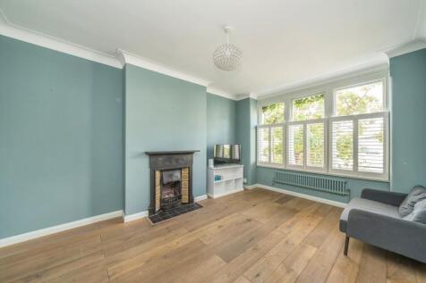 Eastcombe Avenue, Charlton