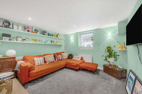 High Street, Hampton Wick, Richmond Upon, Thames, KT1