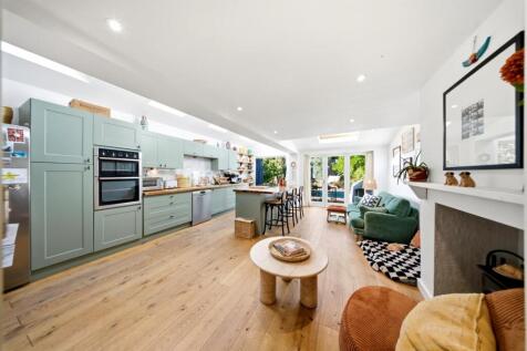 Ashbourne Grove, East Dulwich, London, SE22.