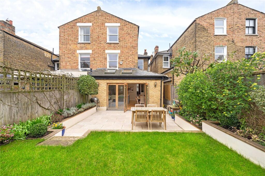 Kelmore Grove, East Dulwich, London, SE22