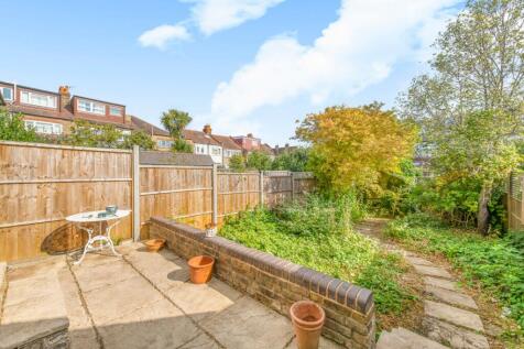 Observatory Road, 
East Sheen, SW14