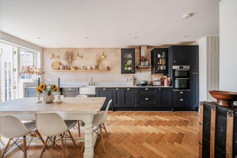 Fairbridge Road, London, N19