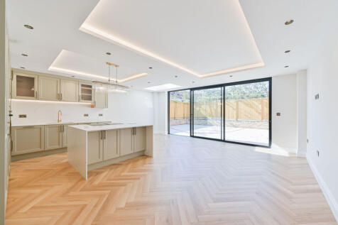 Winston Close, Raynes Park, London, SW20