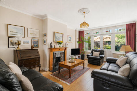 Kingfield Road, Ealing, W5