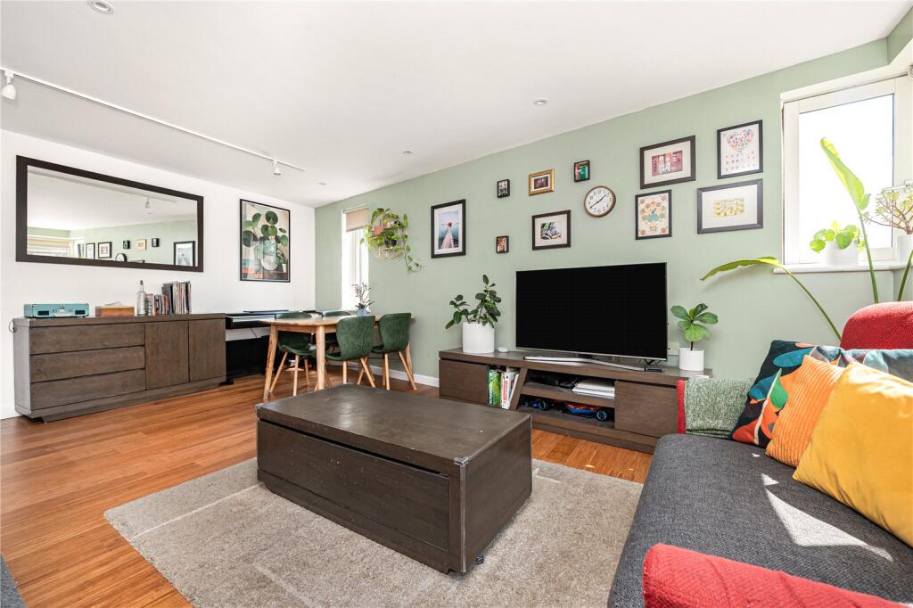 Callington Mews, Twickenham