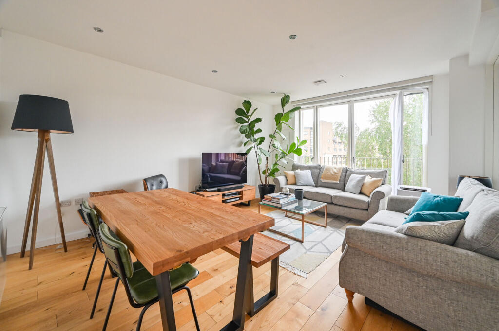 Wallington Court, Stoke Newington, London, N4