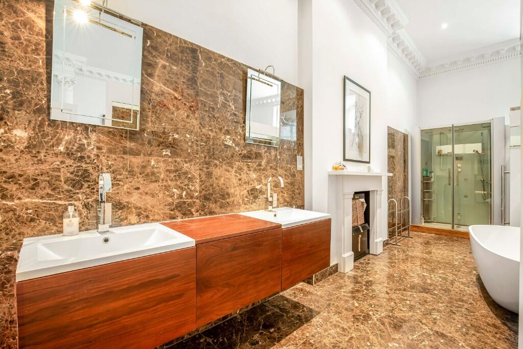 Windlesham Grove, London, SW19