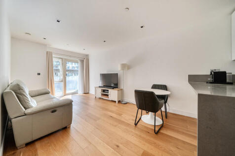 Longfield Avenue, London